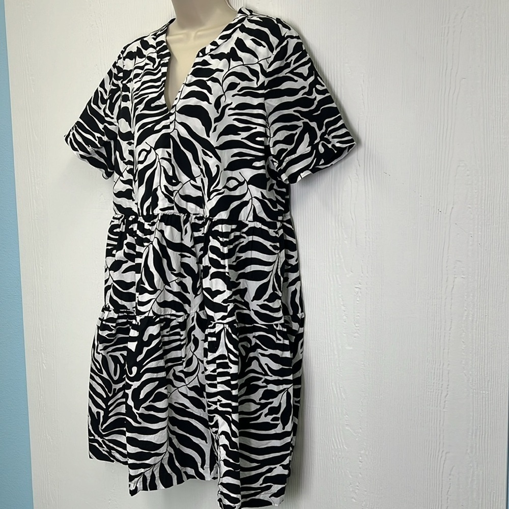 Chicos - Poplin Black And White Palm Print V Neck Short Sleeve Dress Size 14 - Picture 5 of 11